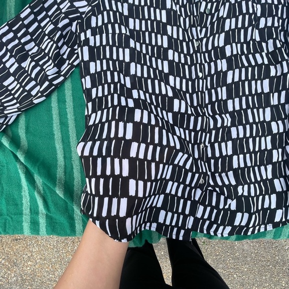 Worthington - Black and White Patterned Blouse - Picture 3 of 4